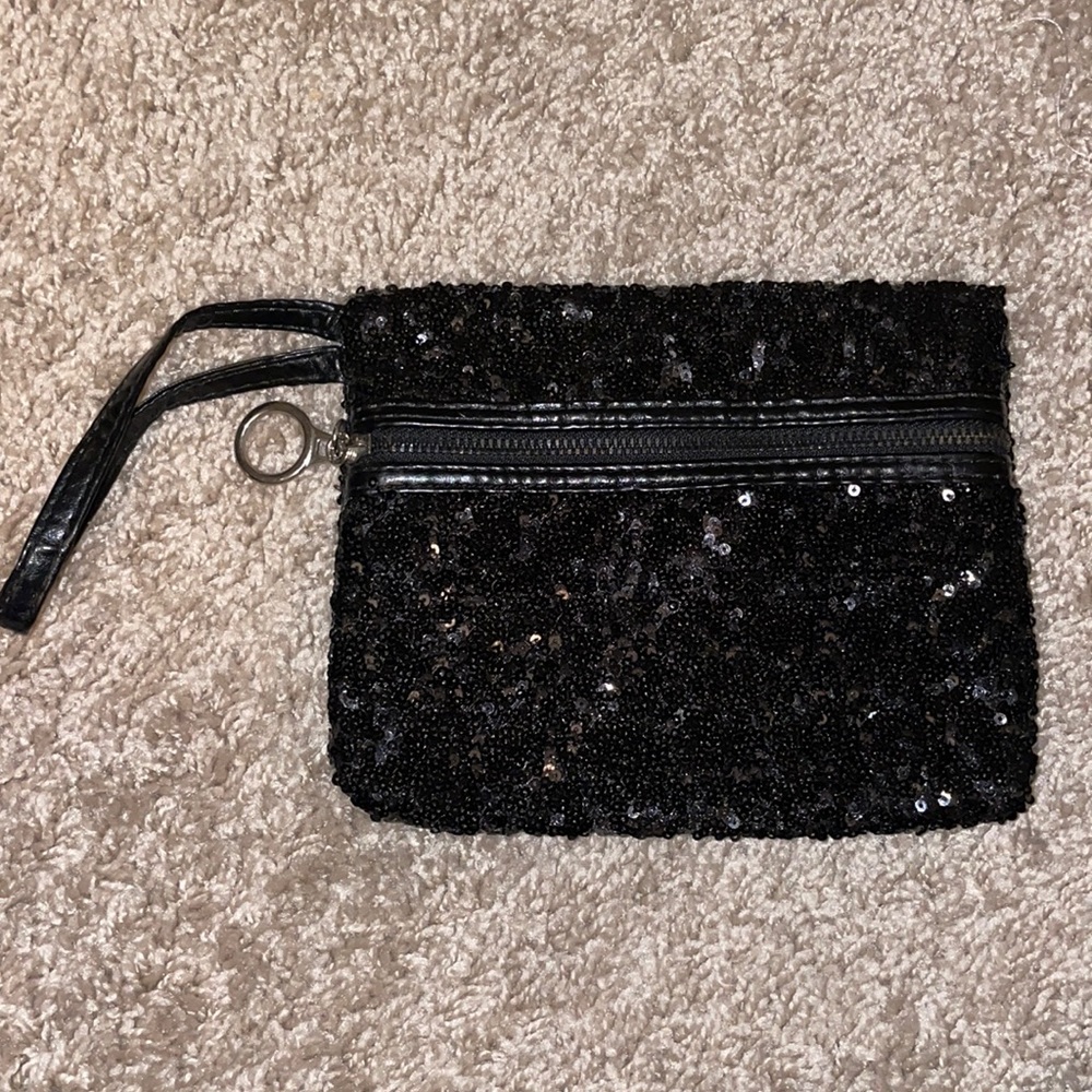 Small sequin black clutch